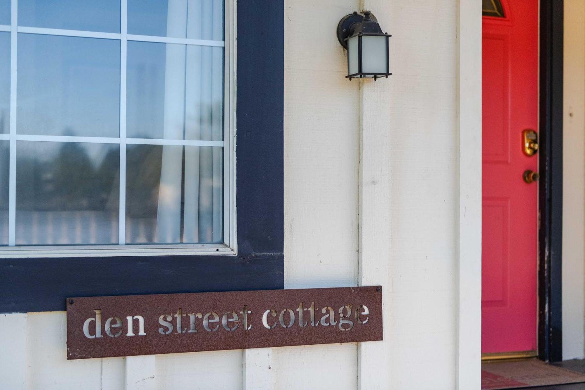 Den Street Cottage ロス・アラモス エクステリア 写真